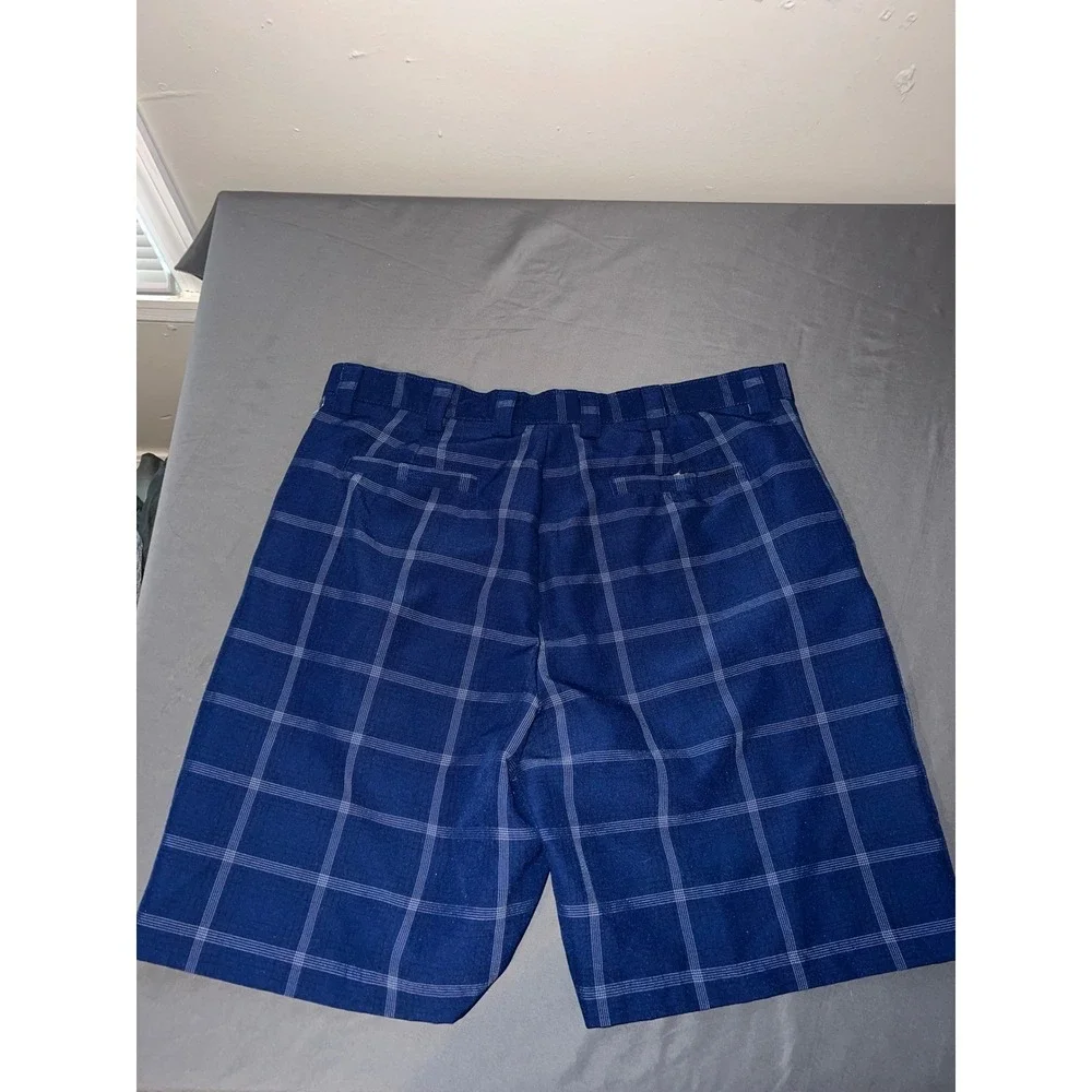 Izod XFG Mens Blue Windowpane Plaid Golf Shorts Size 40 Flat Front Performance